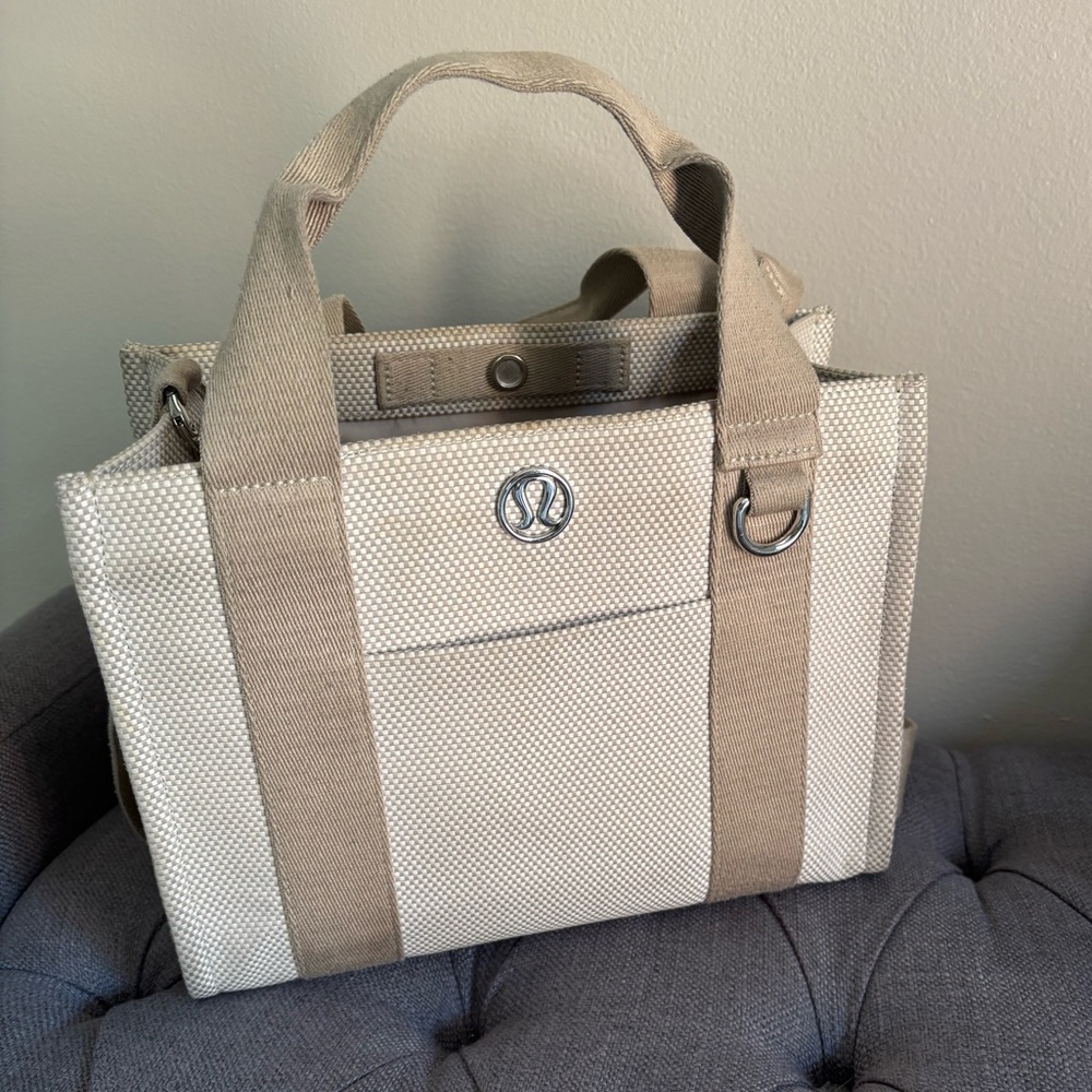 Lululemon Two-Tone Canvas Tote Bag 4.5L